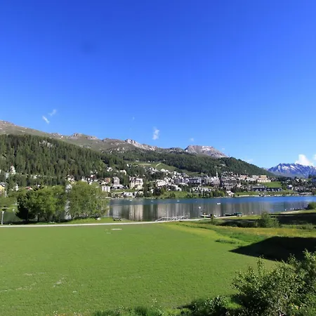 Skyline House Ferienapartments 세인트모리츠